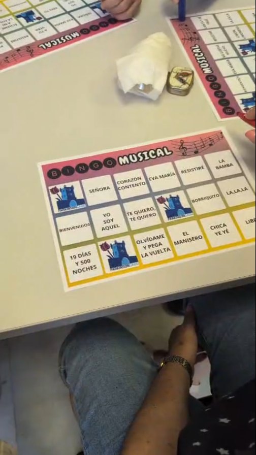 ️¿Cómo es nuestro nuevo bingo musical?️ Nuestros usuarios y usuarias ya lo han probado en el taller de ocio y tiempo libre y lo han pasado suuuuuper bien! Hemos recordado…