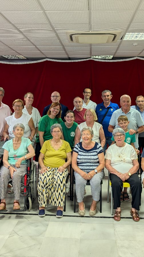 ⭐Vaya mañana divertida hemos tenido hoy en Parkinson Cádiz gracias a nuestros amigos Paula, Marta y Dani, miembros de la Asociación Cultural Mueve Ficha @acmueveficha ⭐ Han traído una gran…