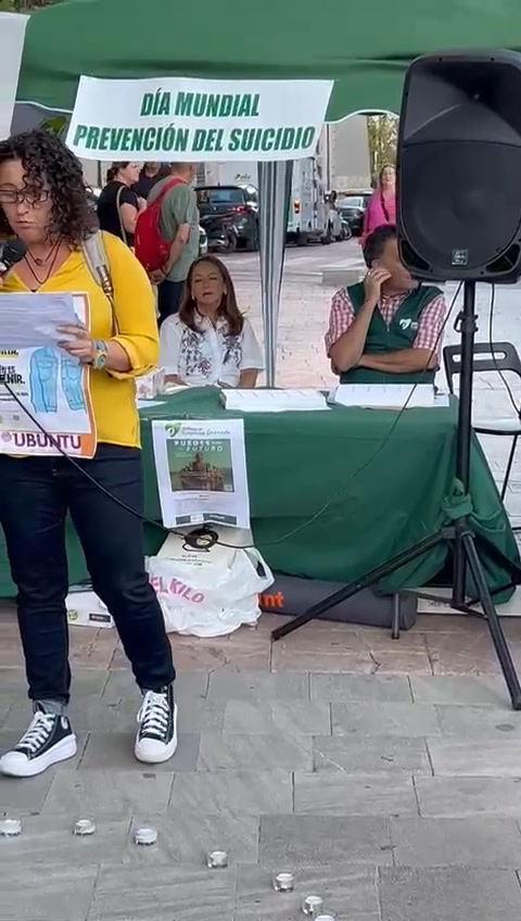 EN GRANADA, junto al TELÉFONO de la ESPERANZA Nuestra compañera…