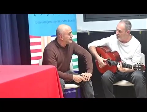 En esta ocasión , Angelín y Careca interpretan un bello pasodoble de Suspiros de Cádiz