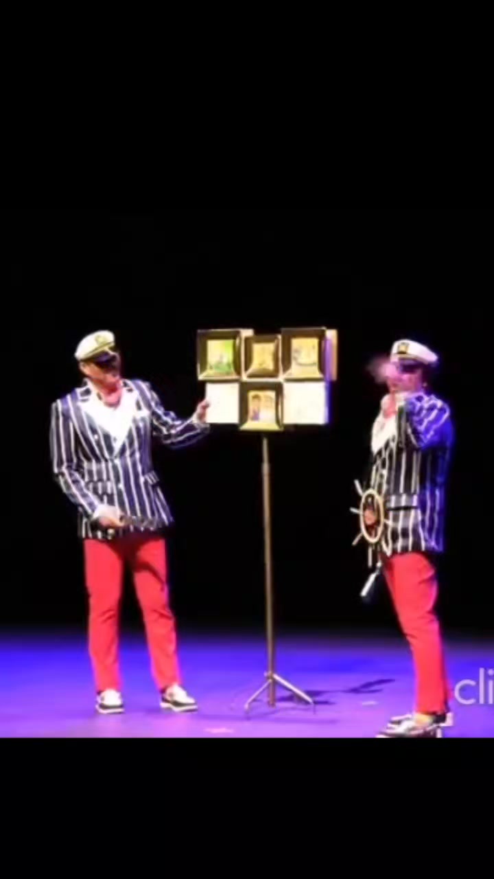 Aquí os dejamos un trozo de una cuarteta del romancero…